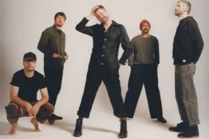 Kaiser Chiefs to play York as first act for racecourse Music Showcase revealed