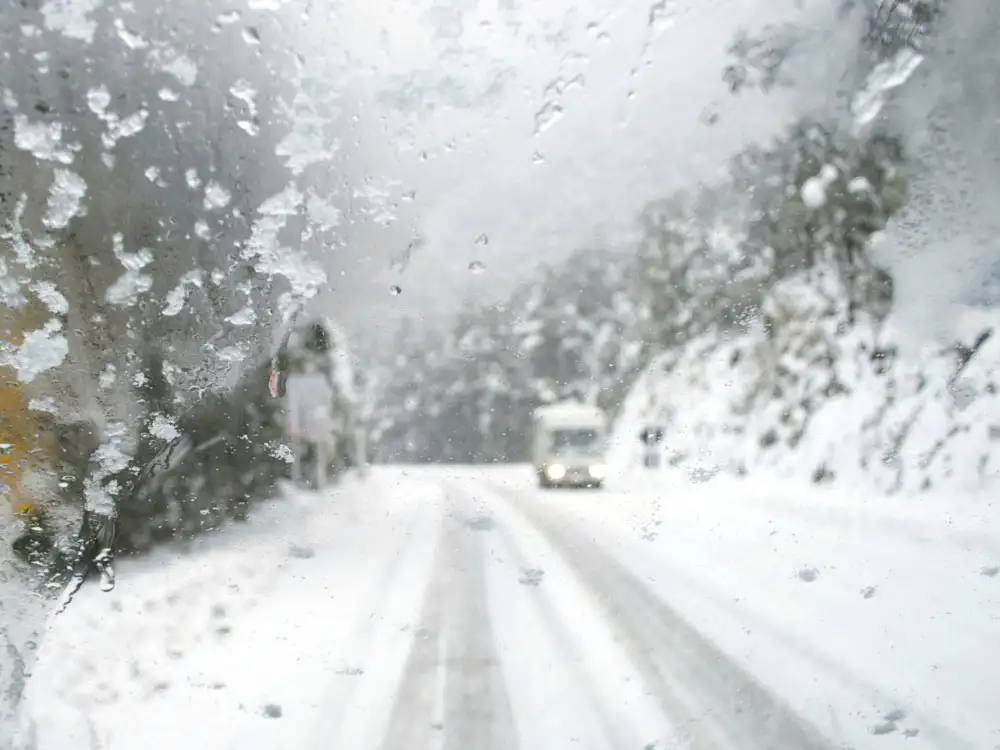North Yorkshire road closed and 100 cars stranded due to heavy snow