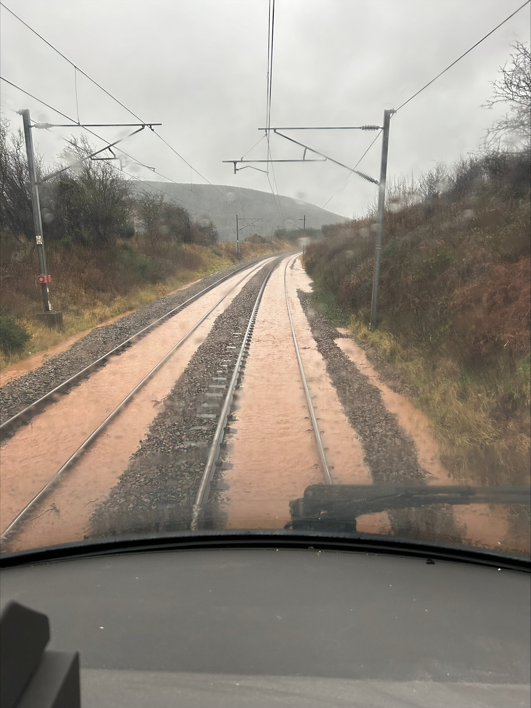 Trains cancelled due to floods and a tree on the line – LNER issues another “Do not travel” alert