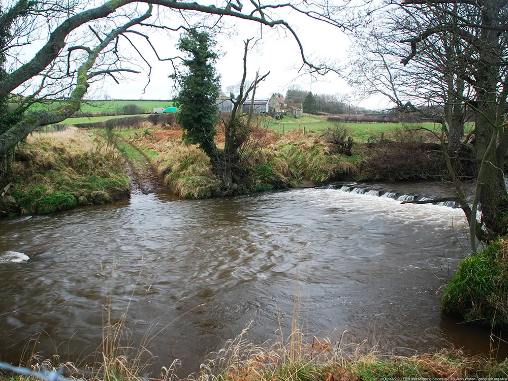 Off-road drivers were swept away by river, says man who tried to save them