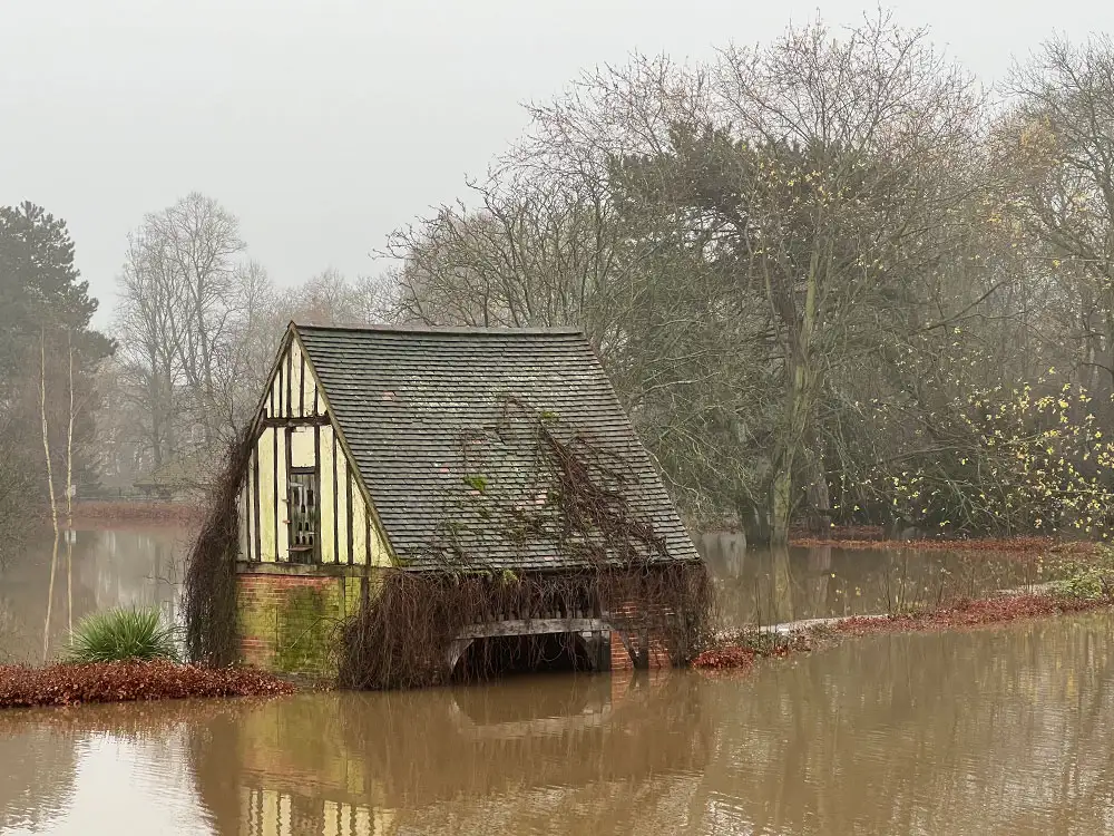 York floods: 50+ pictures as the River Ouse peaks