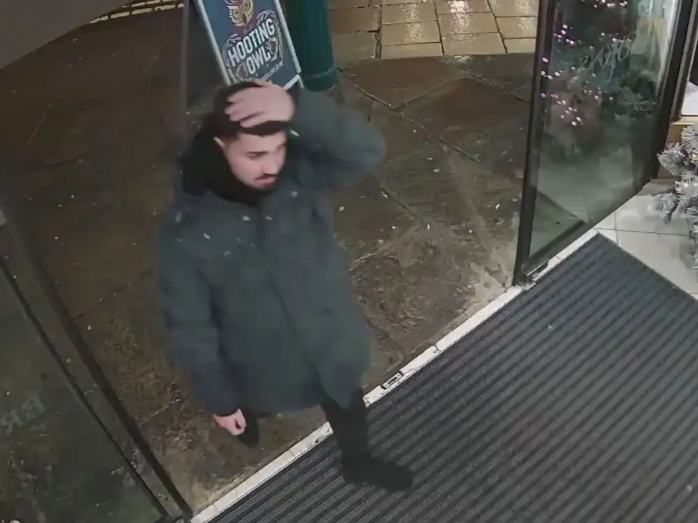 Two men sought by police following theft at York department store