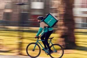 Build a new cycle lane through York city centre, urge Deliveroo riders
