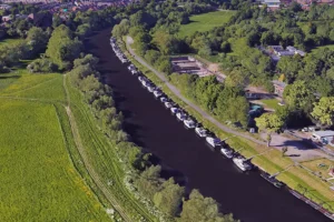 Man and dog rescued from boat adrift on the river in York