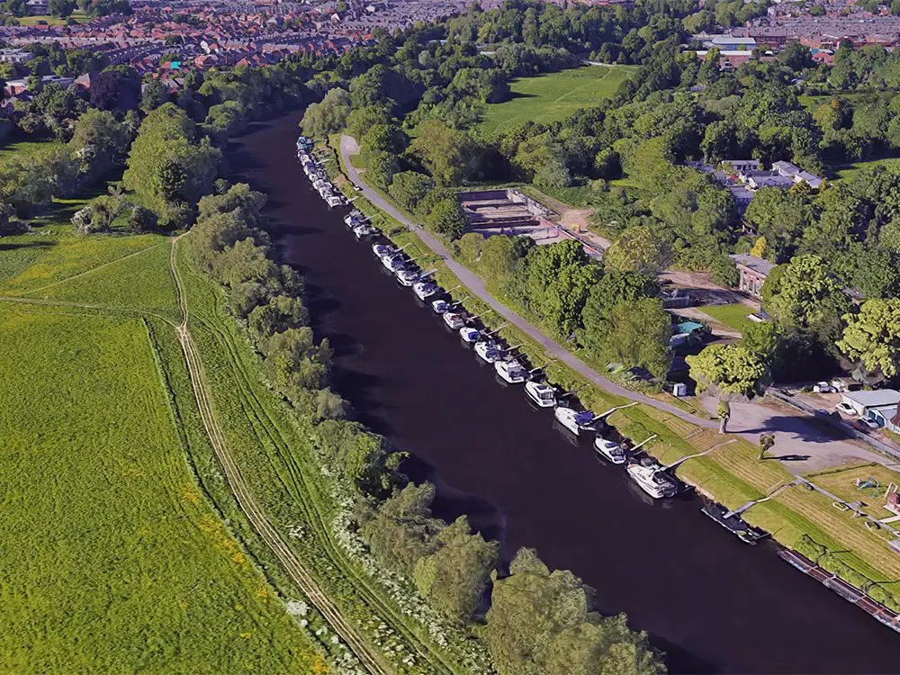Man and dog rescued from boat adrift on the river in York