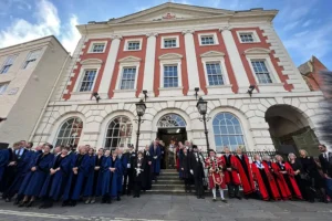‘People don’t want the Lord Mayor to arrive on a bus!’
