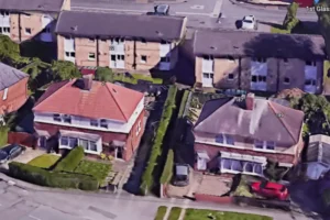 Man exposes himself to two women in York alleyway