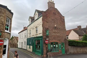 Police appeal after man climbs onto roof of Chinese takeaway