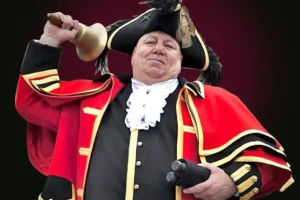 Helmsley’s town crier recovers from stroke to ring in D-Day commemoration