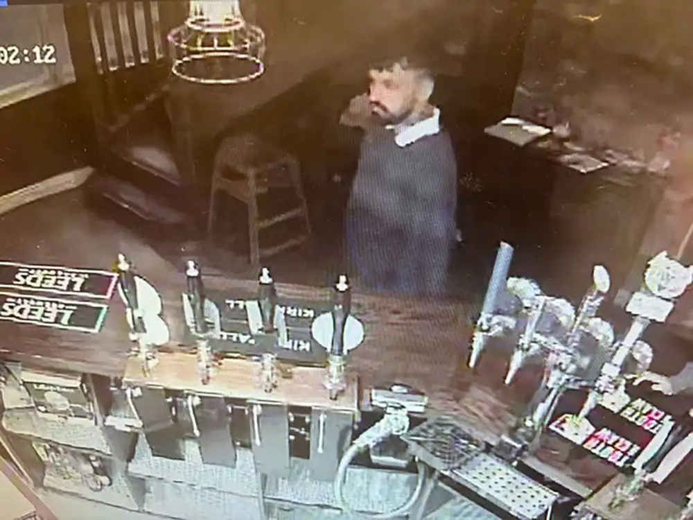 Vandal smashes window of York pub