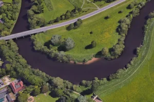 Man exposes himself to woman swimming in York river