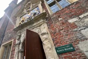 Hundreds sign petition to ‘save King’s Manor’