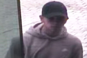 Gold bracelet stolen from York jewellers