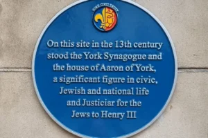 Latest blue plaque marks historic site on Coney Street in York