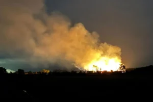 Firefighters tackle huge blaze as neighbours told to keep windows closed