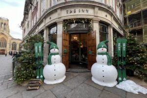 Pics – York wakes up to first snow of the year