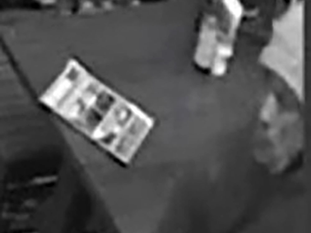 Bag stolen from York pub – Do you recognise this man?