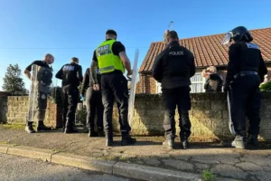 Police spot a drugs deal taking place in York city centre during crackdown