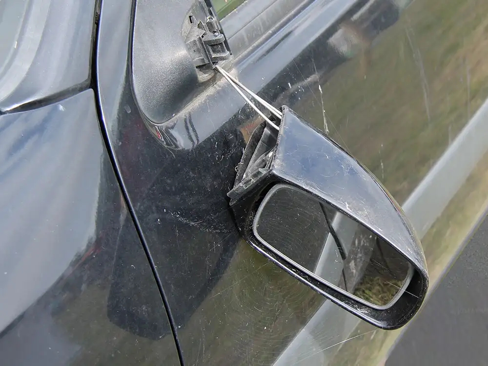 Police hunt vandals who targeted cars on York street