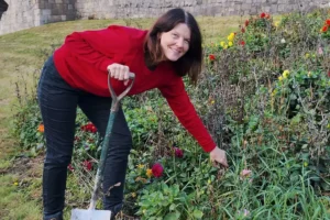 ‘Ask questions before you get angry’ urges councillor after flower petition