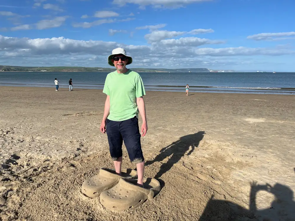 York man wows beachgoers with his sand sculptures