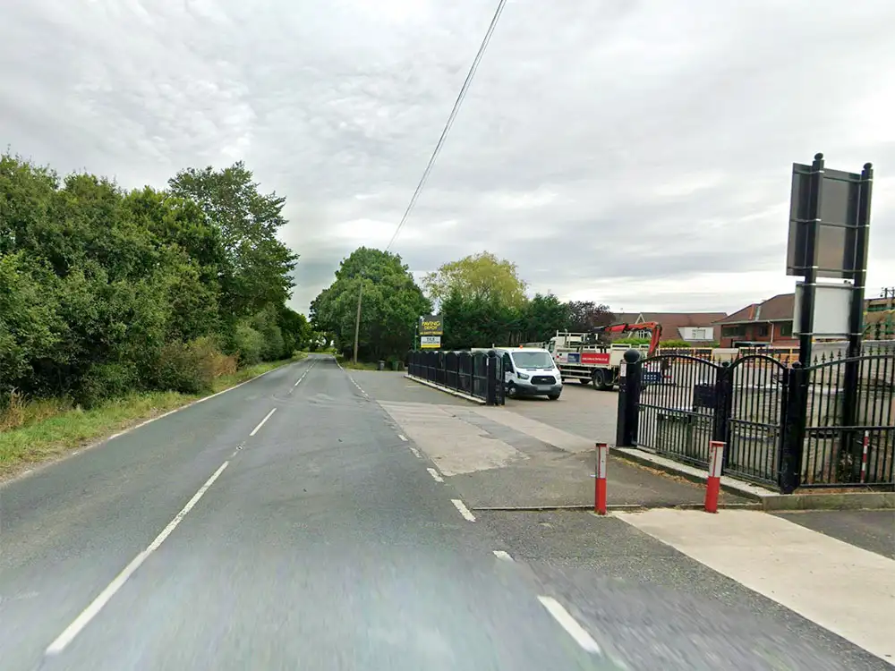 Crash closes A19 south of Selby