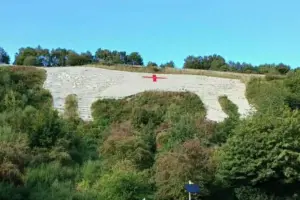 England flag added to White Horse at Kilburn prompts criminal damage investigation