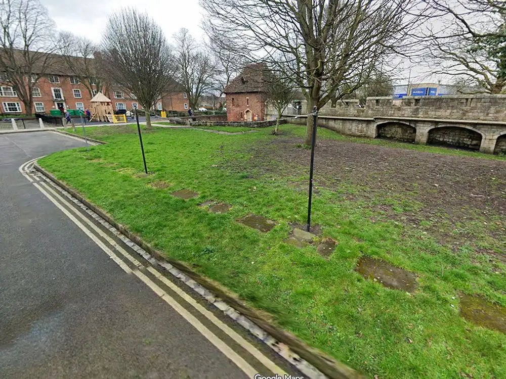 Tent near York bar walls deliberately set on fire