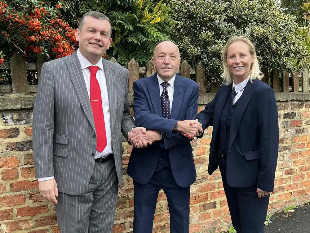 Ripon councillor switches sides again, apologising to former mayor