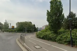 ‘Man with large knife’ spotted running down busy York road