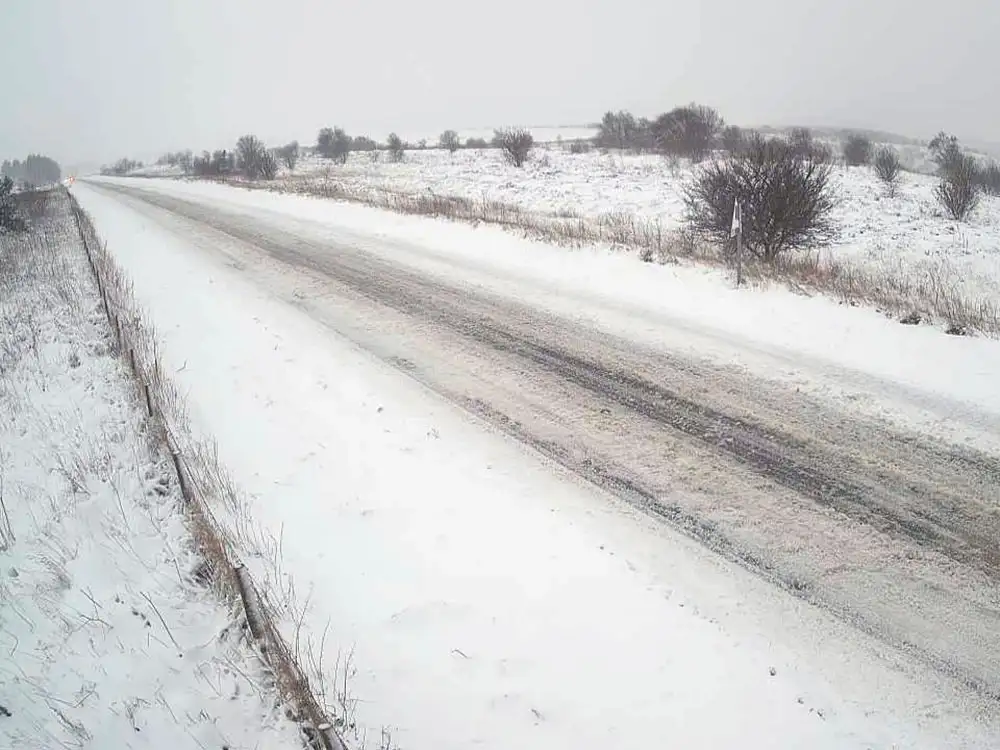 Snow delays traffic on North York Moors – Ploughs and gritters at work