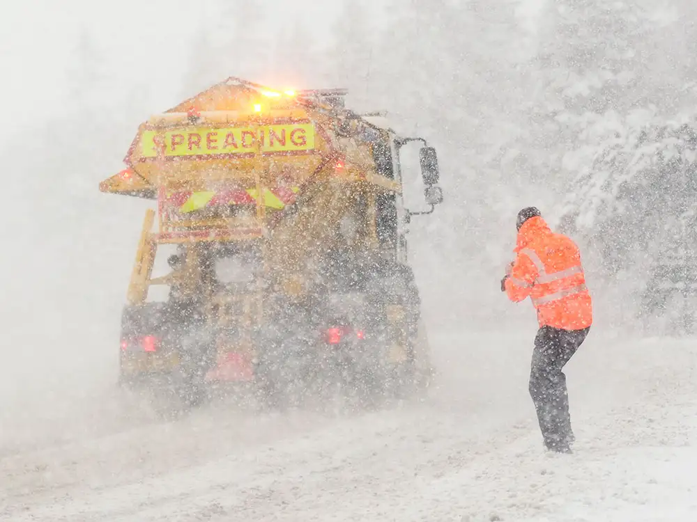 snow-north-york-moors-20-nov-2025-gritter-16-pa