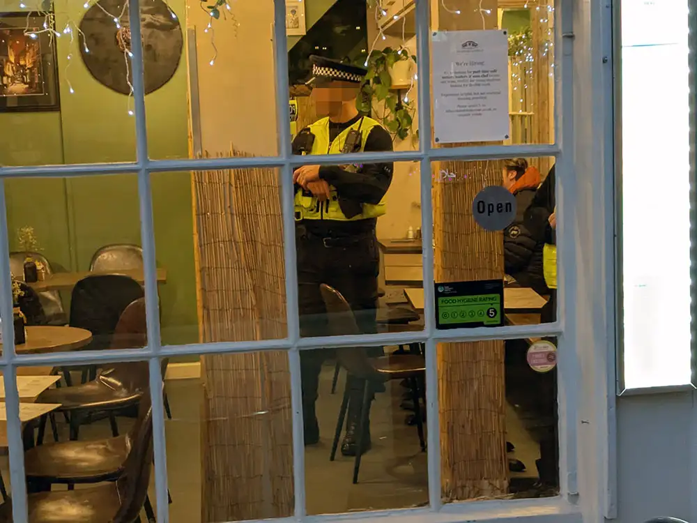 Immigration officers target York café – One man arrested