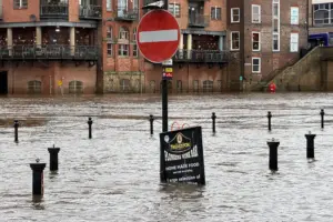 Hosepipe ban lifted – on day York flood levels could rise to 3.6m
