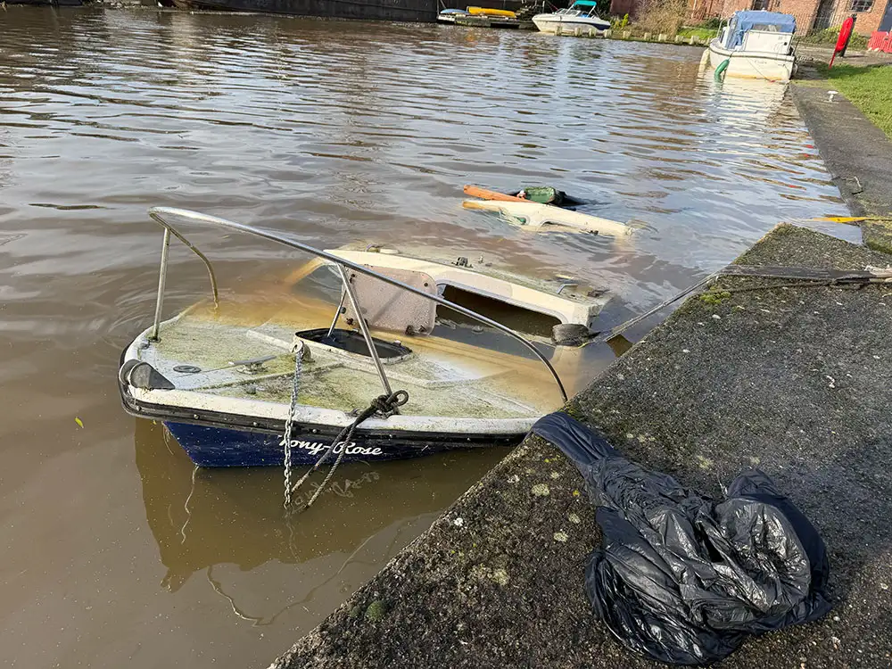 Updated: Police called to submerged boat in York