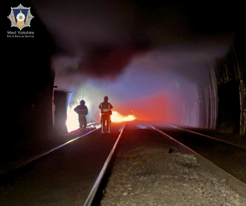 Pictures – Rail tunnel remains closed after fire