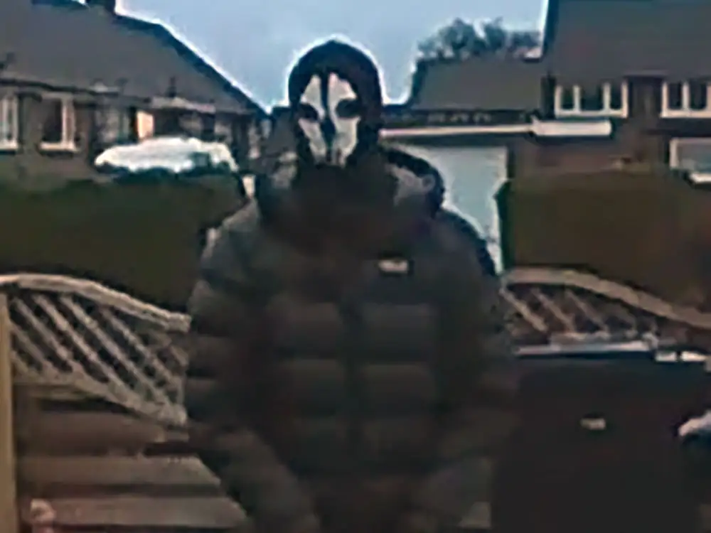 Masked man sought after window damaged in Knaresborough