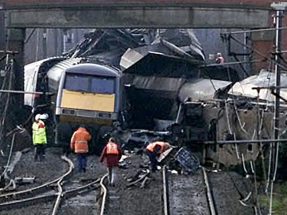 25th anniversary of Selby rail disaster marked with abbey service