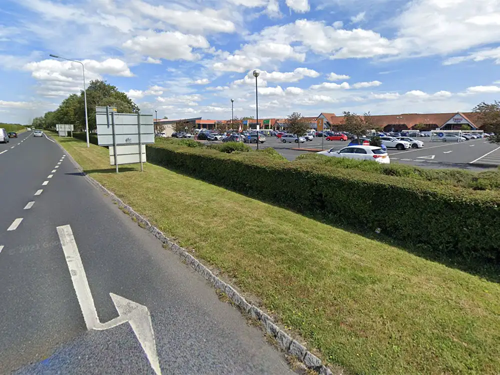 York road rage attack: Victim punched in the face in their car