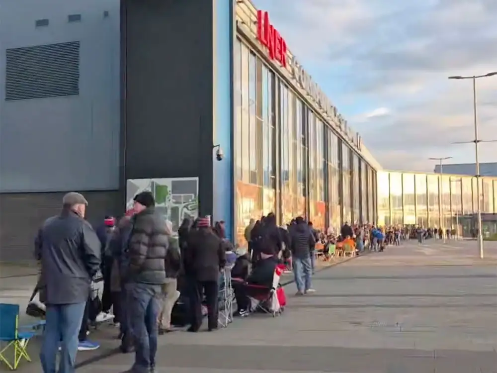 Watch: Huge queues at York City as fans clamour for tickets to crunch fixture