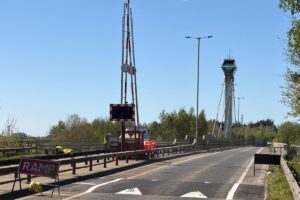 Two-way traffic flows to return on swing bridge as motorists face long delays tonight