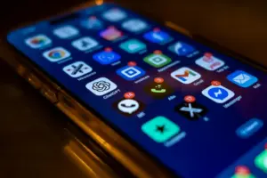Mobile Apps Have Changed How Betting Promotions Reach People in the UK
