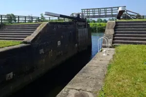 Reminder not to swim in lock near Selby