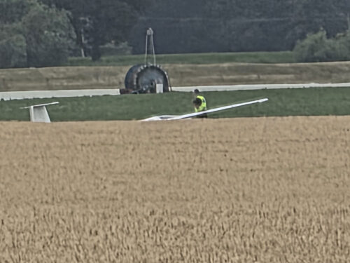 Updated: Emergency services called after glider comes down in East Yorkshire field