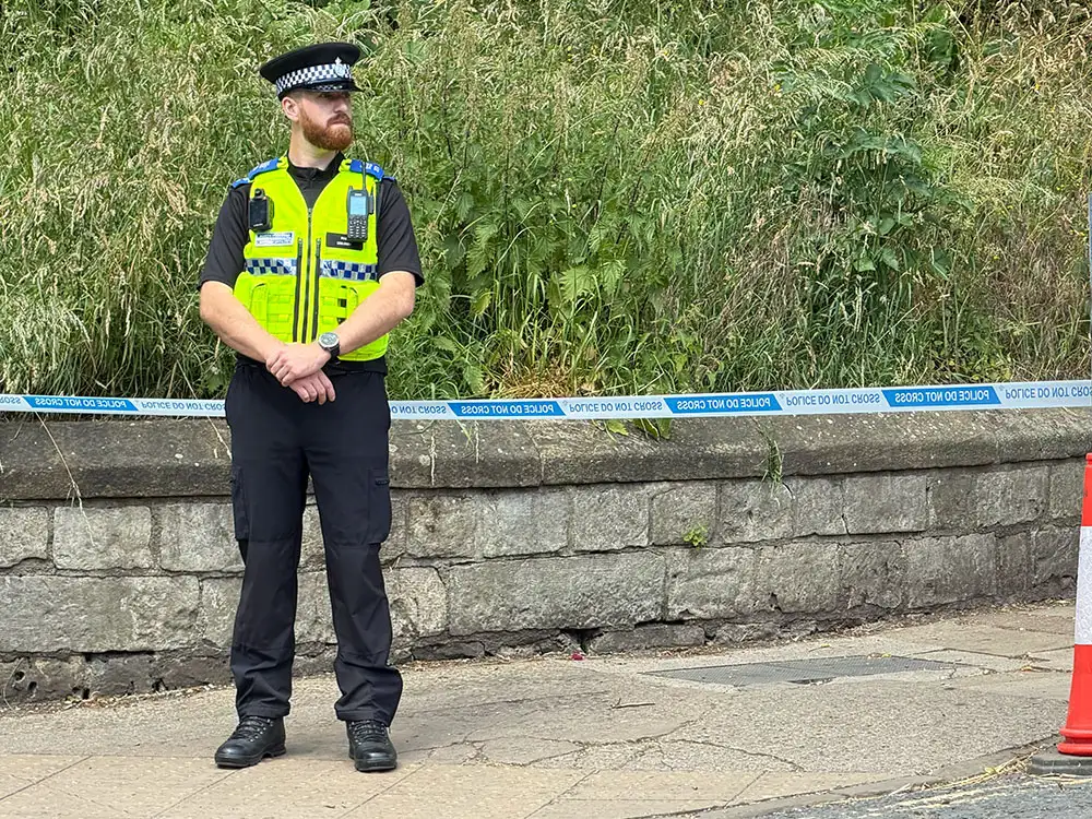 Cordon on York street – Police guard in place