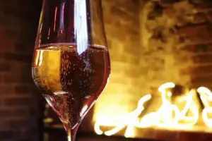 Cocktail bar in historic York courtyard bids to change opening hours