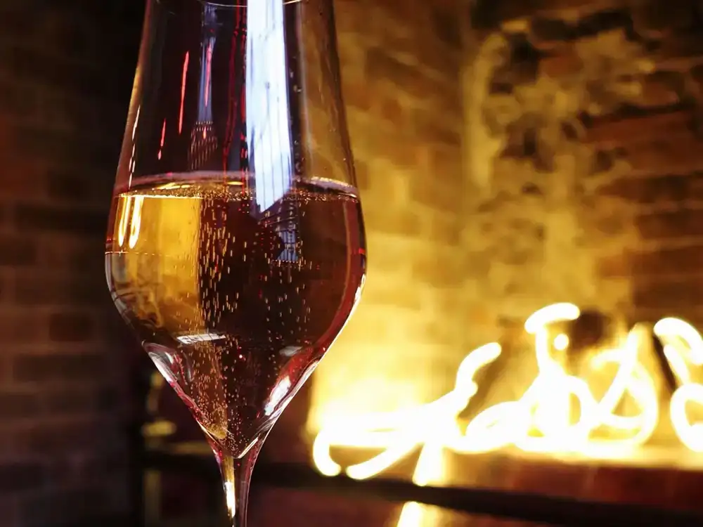 Cocktail bar in historic York courtyard bids to change opening hours