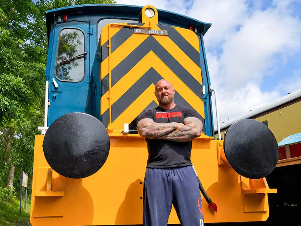 Award-winning Yorkshire strongman to attempt to pull a 64-tonnes train