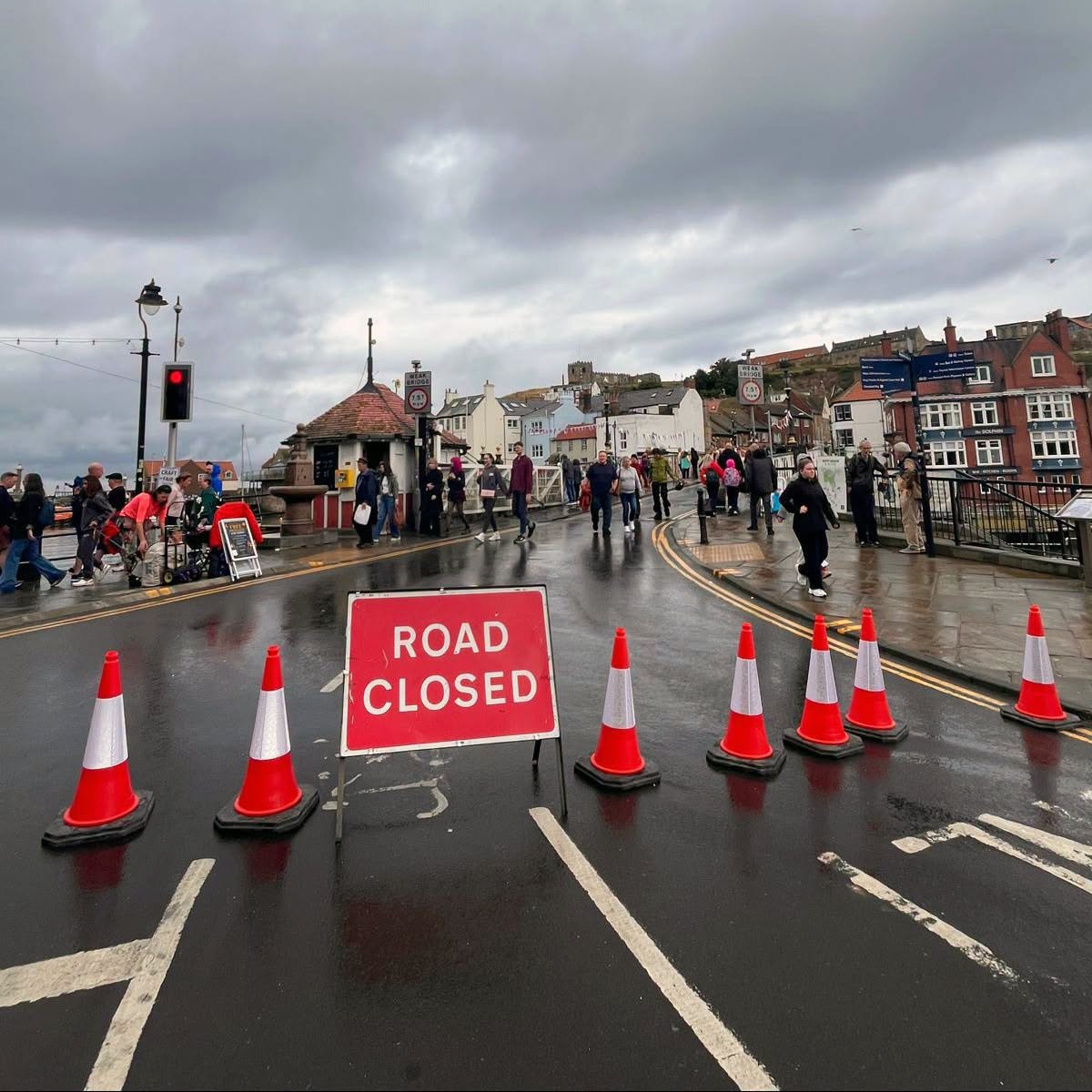Whitby Swing Bridge closed