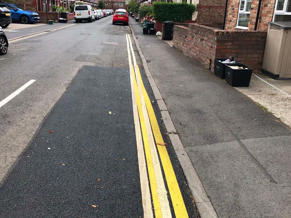 Yellow line error leaves people seeing double double on York street